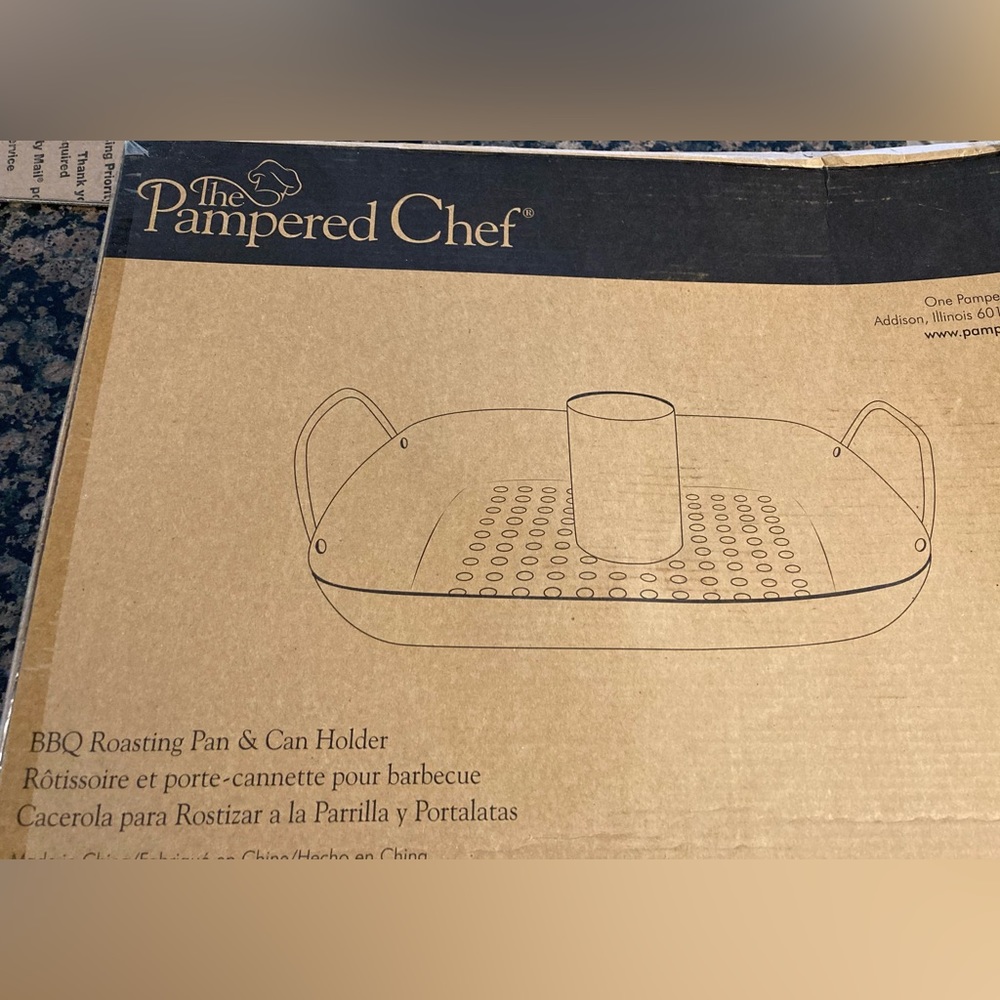 NIB Pampered Chef BBQ roasting pan with can - Drunk chicken pan